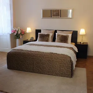 Royal Celakovskeho Sady Prag