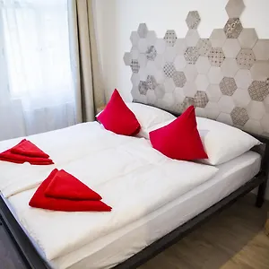 Gregory House Apartahotel